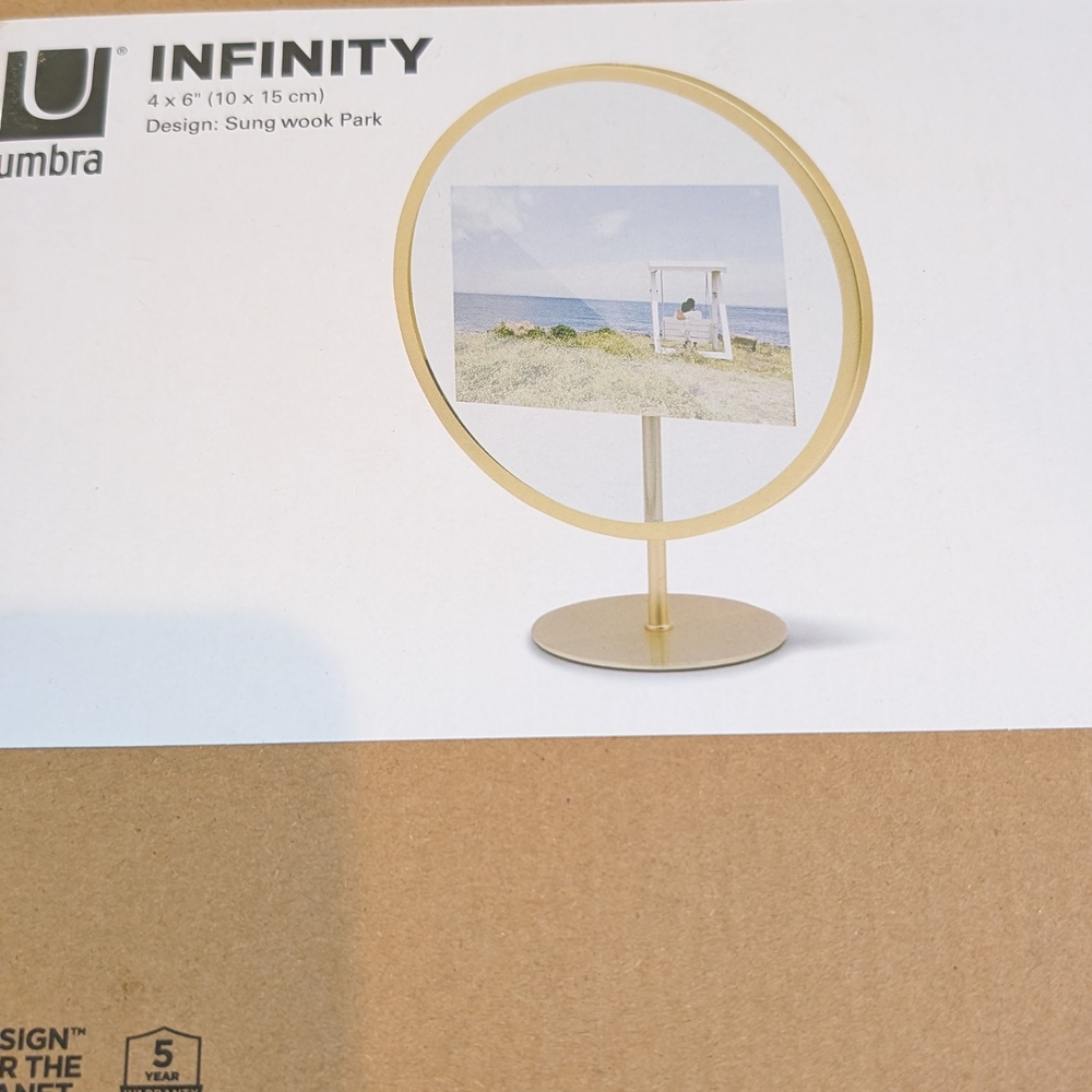 Umbra Infinity Gold 4x6 Tabletop Photo Frame